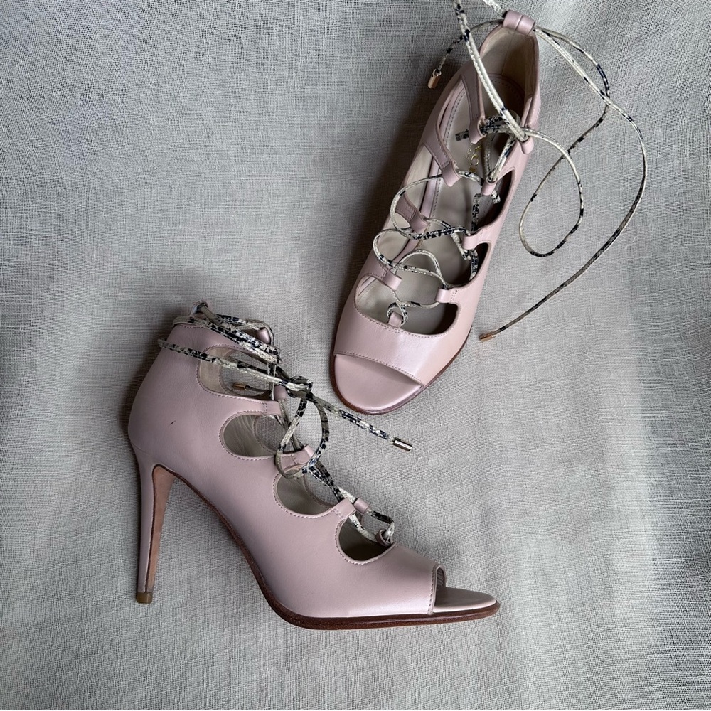 Coach Kira - image 1